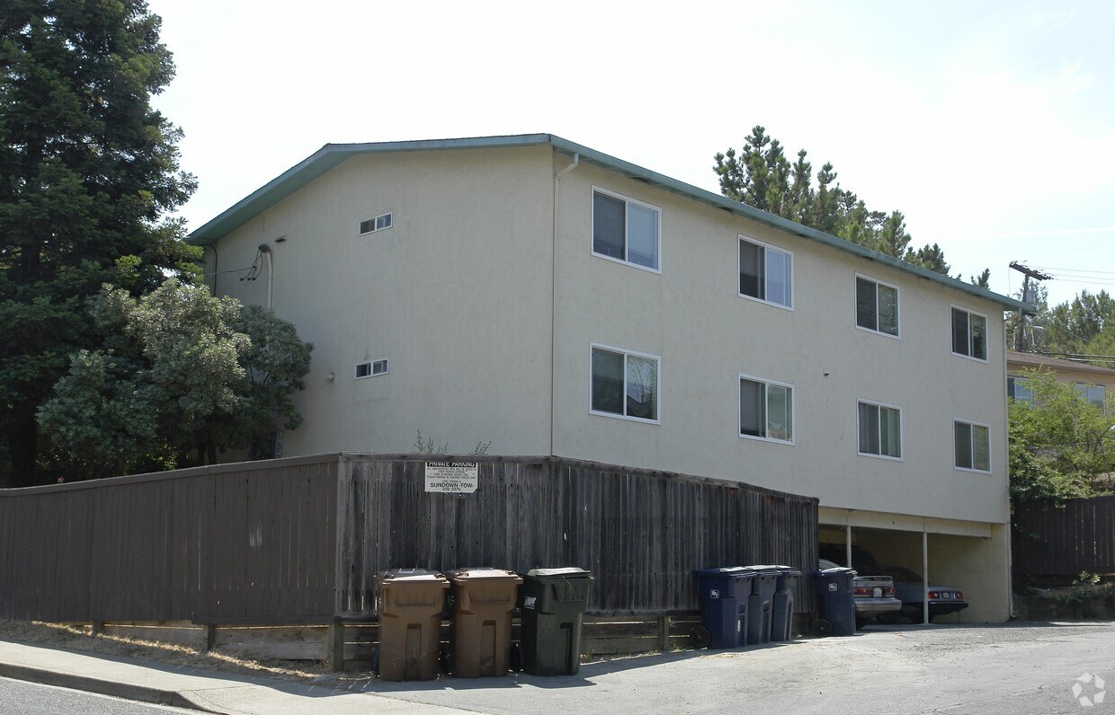 Primary Photo - 220 Arana Dr