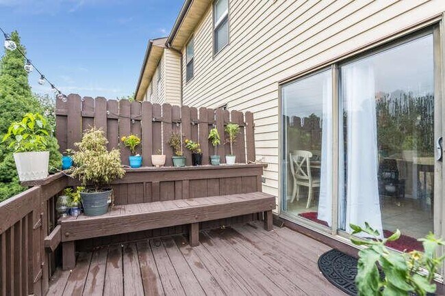 patio - 147 Locust Ct