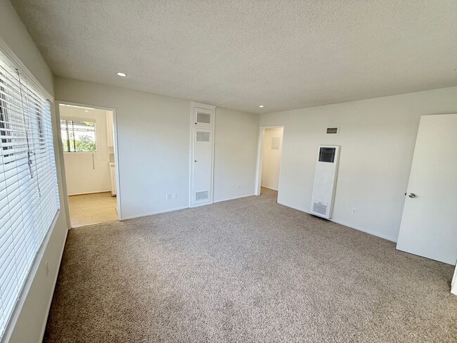 Foto del edificio - 1219 Barry Ave