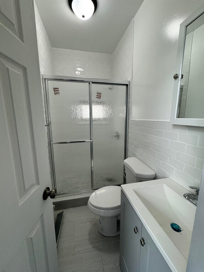 Building Photo - 43 E 21st St
