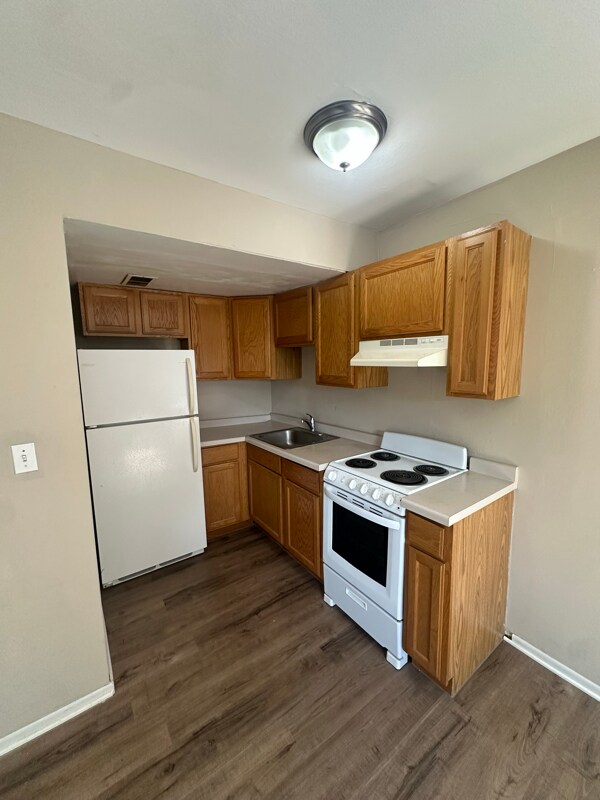 Primary Photo - 1646 N Prospect Ave