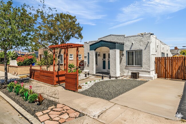 Foto del edificio - 4239 Cherokee Ave