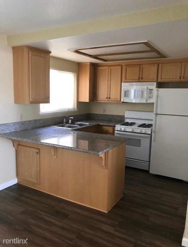 Building Photo - 2 br, 1 bath Condo - 625 D St B Unit B