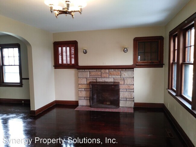 Building Photo - 3 br, 1 bath House - Massa Ave 65