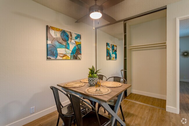 1HAB,1BA - 657 ft² - The Hilltop