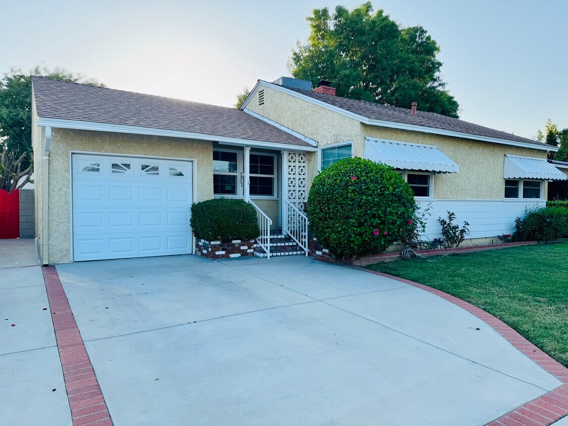 Foto principal - 7451 Wish Ave