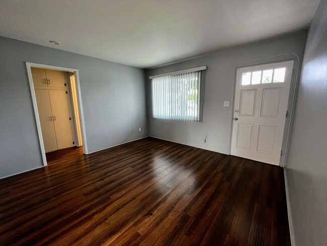 Building Photo - 4654 Bayard St