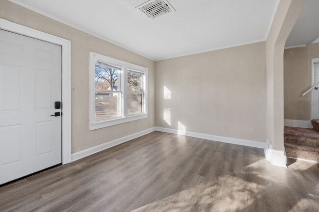 Foto del edificio - Updated 4-Bedroom 1.5-Bathroom Home in Minneapolis