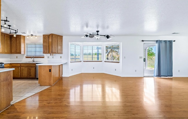 Building Photo - Beautiful 5 Acre Property in Cottonwood