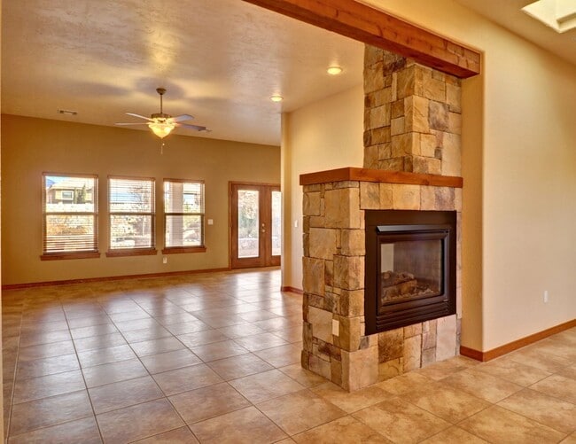 Building Photo - 4340 Calle Bonita Ln