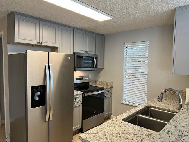 Foto del edificio - 12135 Armenia Gables Cir