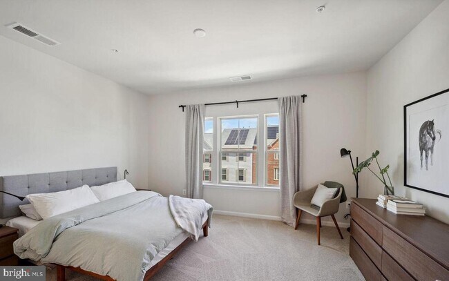 Foto del edificio - 3019 Bretons Ridge Way