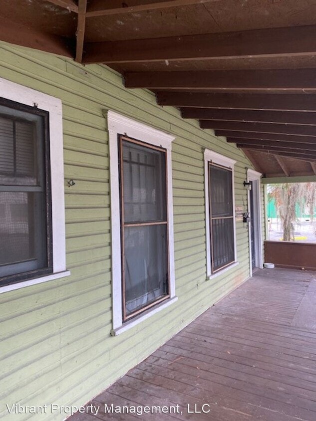 2 br, 1.5 bath House 502 SE 2nd St House Rental in Gainesville, FL