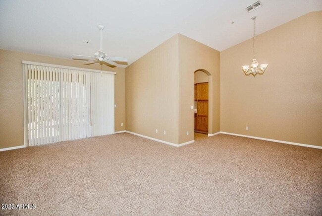 Foto del edificio - 8910 E Maple Dr