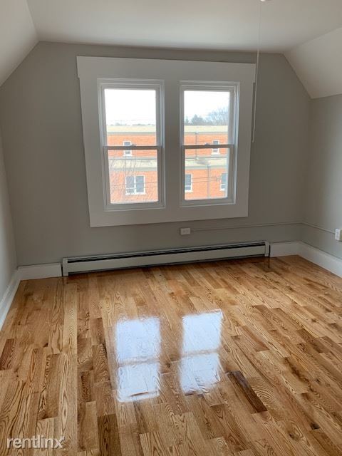 Building Photo - 4 br, 1 bath  - 14 Alling St