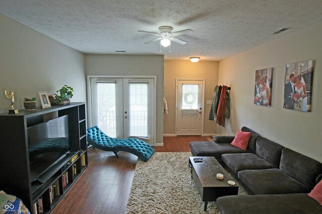 Building Photo - 6593 Reserve Dr