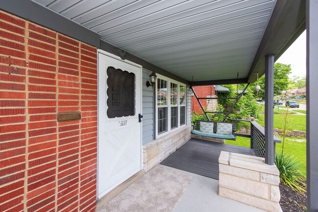 Building Photo - 3627 Edgebrook Dr