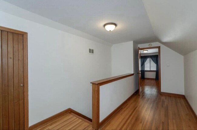 Foto del edificio - 1015 8th Ave NW