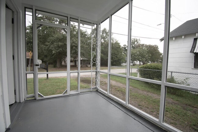 Building Photo - 114 Calvary Dr