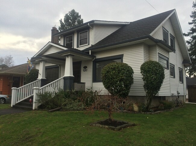 Building Photo - 6235 N Villard Ave