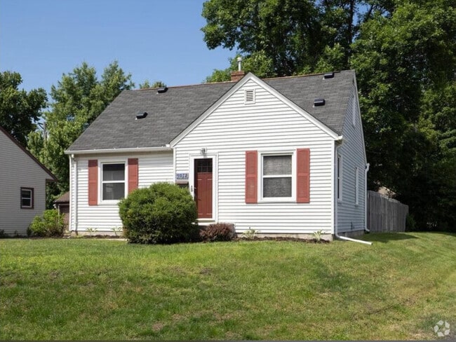 Building Photo - 4032 Webster Ave S