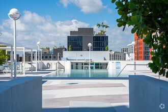 Building Photo - Cynergi Lofts at Wynwood