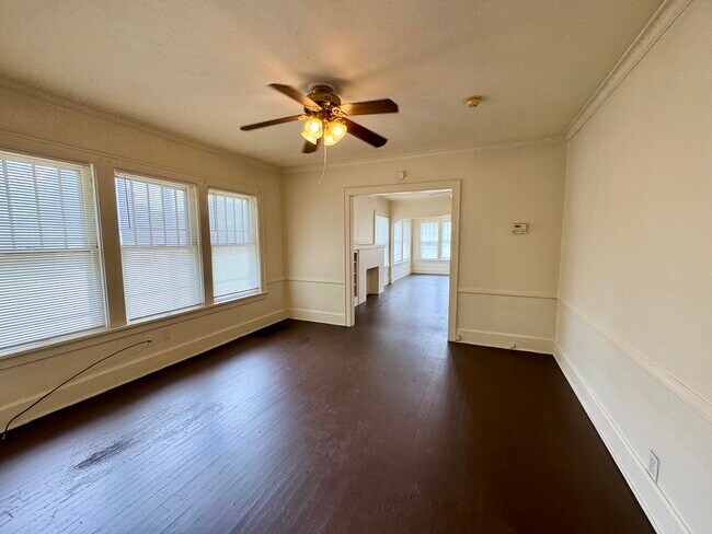 Foto del edificio - 1301 Woodward Pl NW