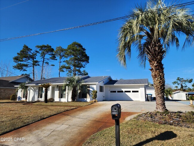Foto del edificio - 322 Greenwood Cir