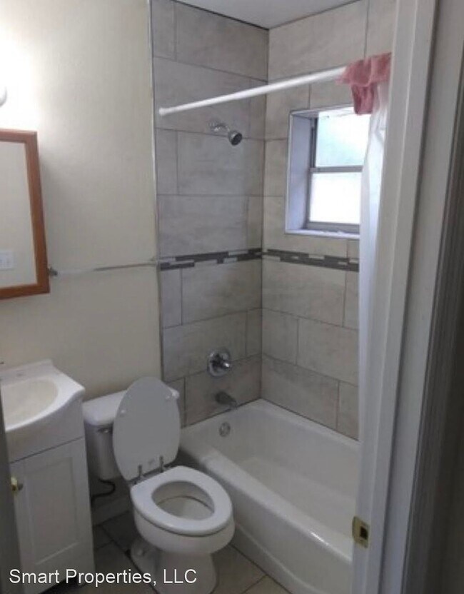 Building Photo - 3 br, 2 bath House - 2909 S Lake Deer Dr