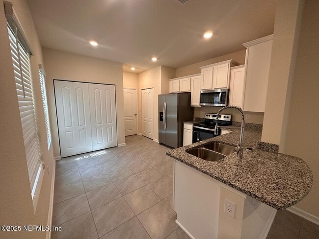 Building Photo - 272 Talulla Trl