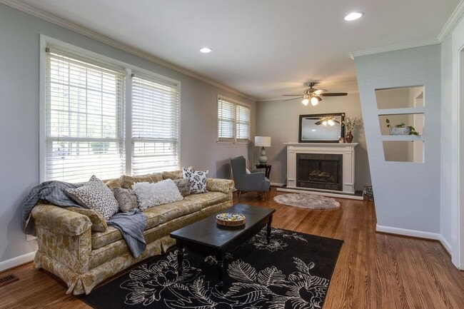 Foto del edificio - $2500/mo A newly remodeled 3 bedroom 2.5 B...