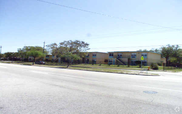 Primary Photo - Osprey Pointe Apartments