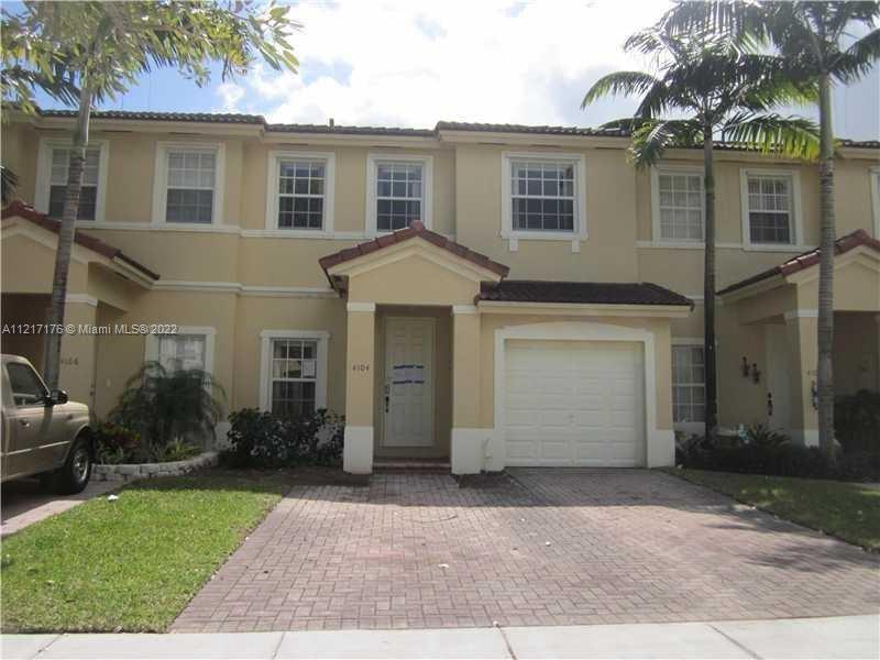 Foto principal - 4104 NE 24th Dr