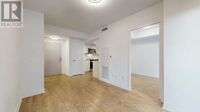 Photo du bâtiment - 500-500 Wilson Ave