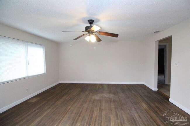 Building Photo - 7160 N Palafox St