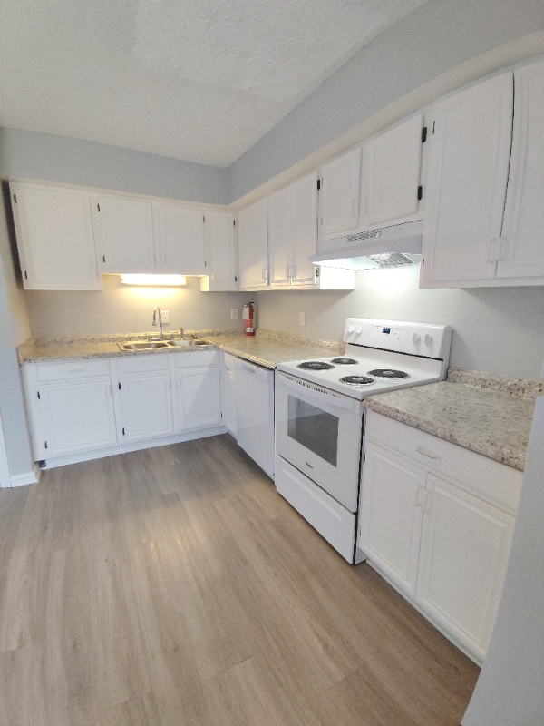 Building Photo - 33 Fonda Dr