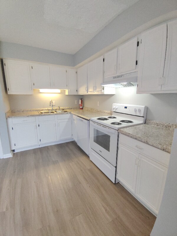 Foto del edificio - 33 Fonda Dr