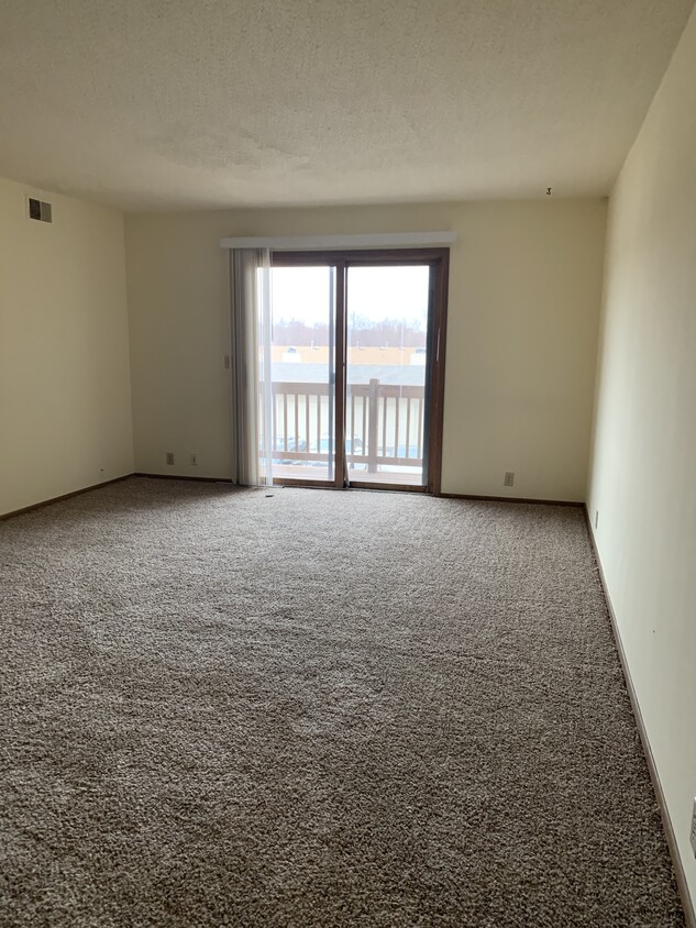 Building Photo - 10827 Blondo St