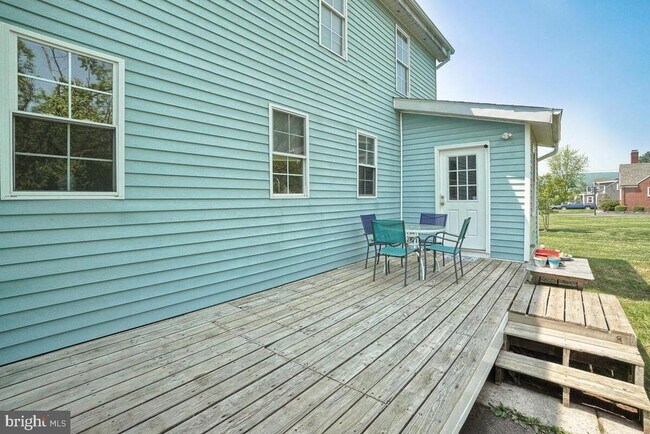 Foto del edificio - 8156 Rocky Ridge Rd