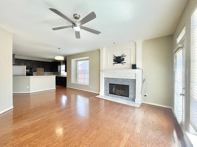 Building Photo - 426 Waterside Dr