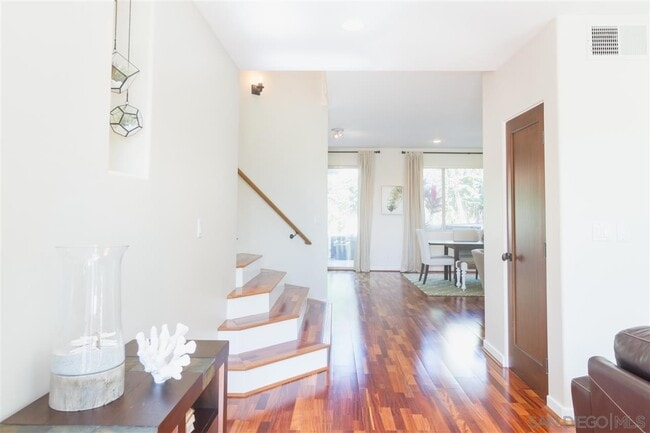 Building Photo - 111 La Veta Ave
