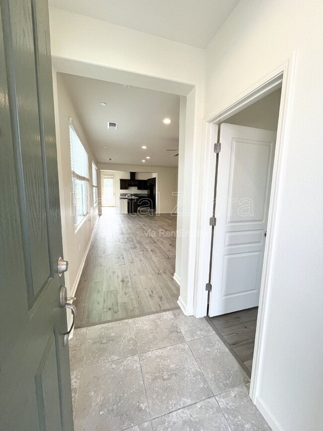 Foto del edificio - 4304 Strathmore Pl