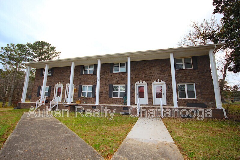 Foto principal - 201 Barnhardt Cir