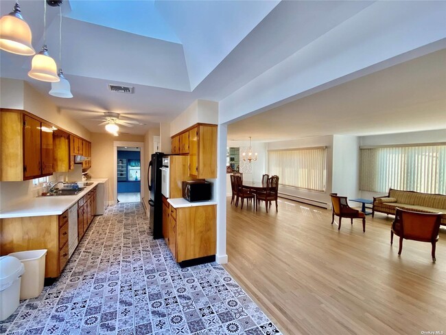 Building Photo - 1230 Crittens Ln