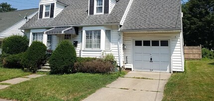 Building Photo - 35 Riverview Ave