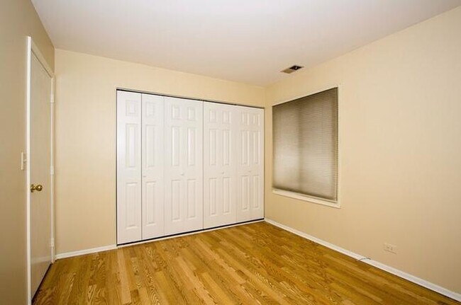 Foto del edificio - 1374 Quaker Ln