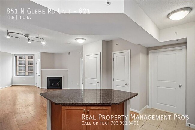 Building Photo - 851 N Glebe Rd
