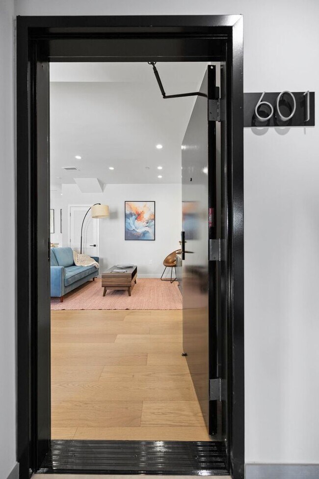 Foto del edificio - 693 Sutter St