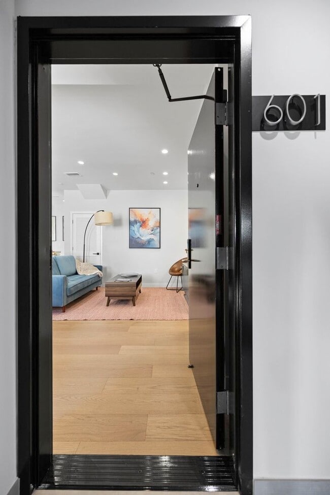 Photo - 693 Sutter St Apartment