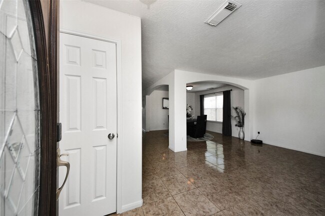 Building Photo - 9107 S Ferndale Pl Dr